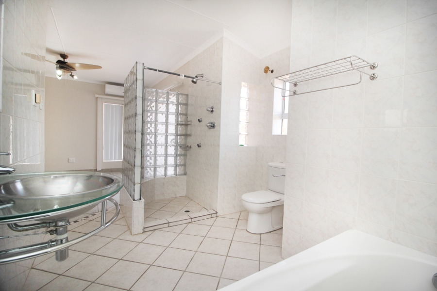 3 Bedroom Property for Sale in Menkenkop Western Cape